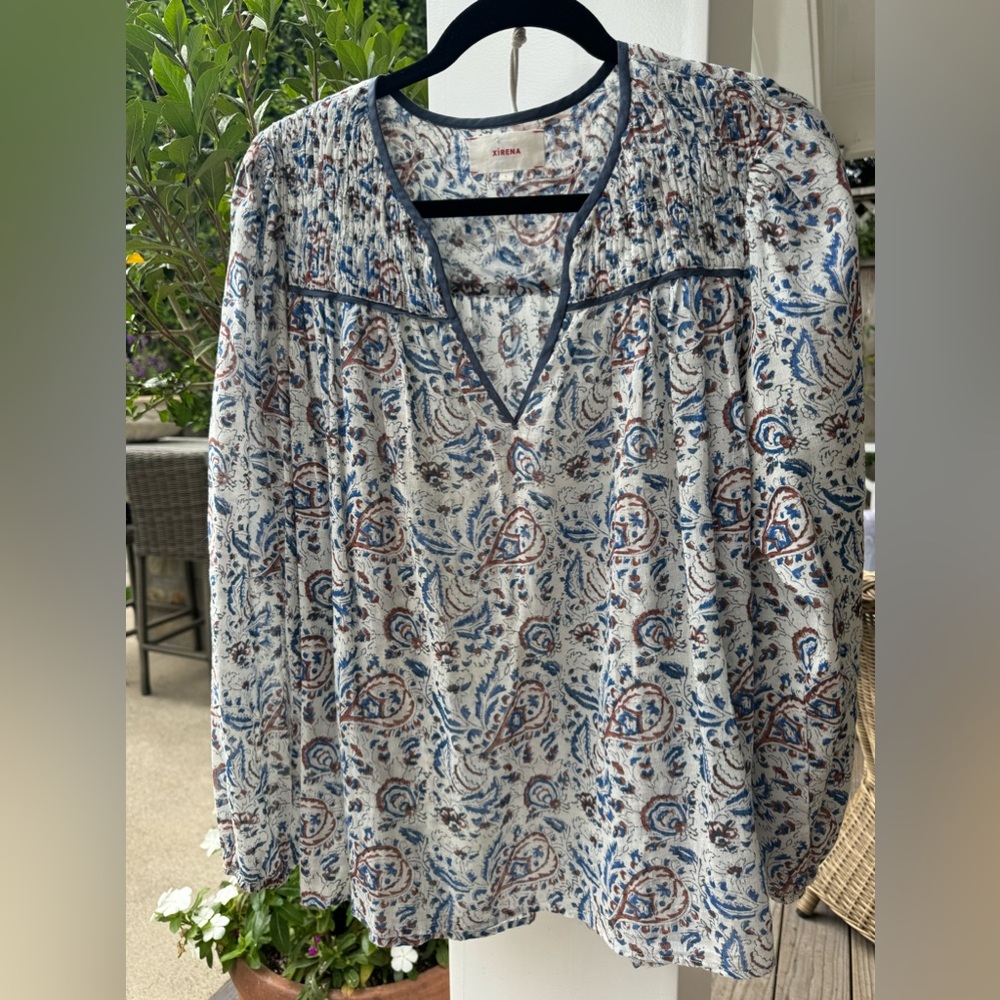 ♥️ XIRENA popover light gauze cotton top in blue brown print Size L ♥️